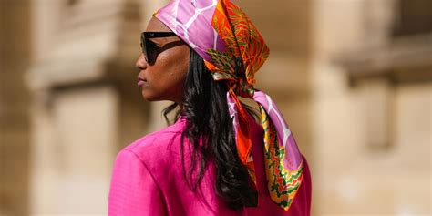 Come indossare il foulard da donna: 8 idee easy e chic.